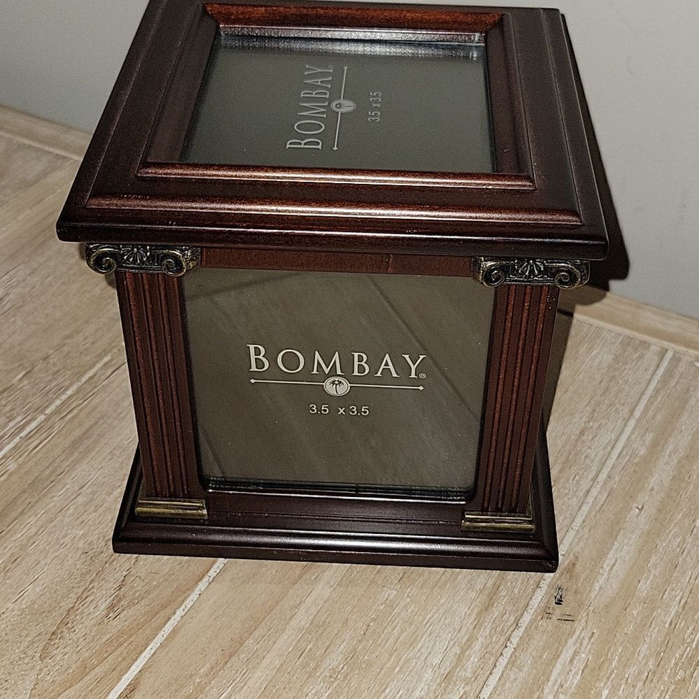THE BOMBAY COMPANY Wood 3.5” x 3.5” Photo Picture Frame Storage Box Y2K - Picture 4 of 6